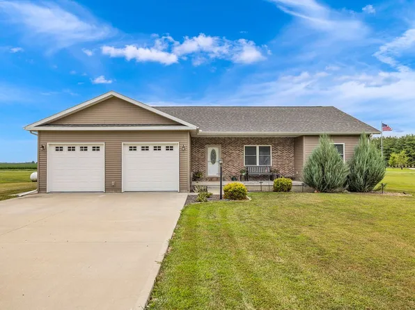 144 S Shores, Sullivan, IL 61951