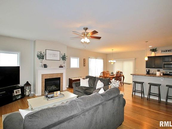 4th image of 145 Tuscany Ct