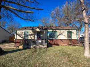 915 N Georgie Ave, Derby, KS 67037