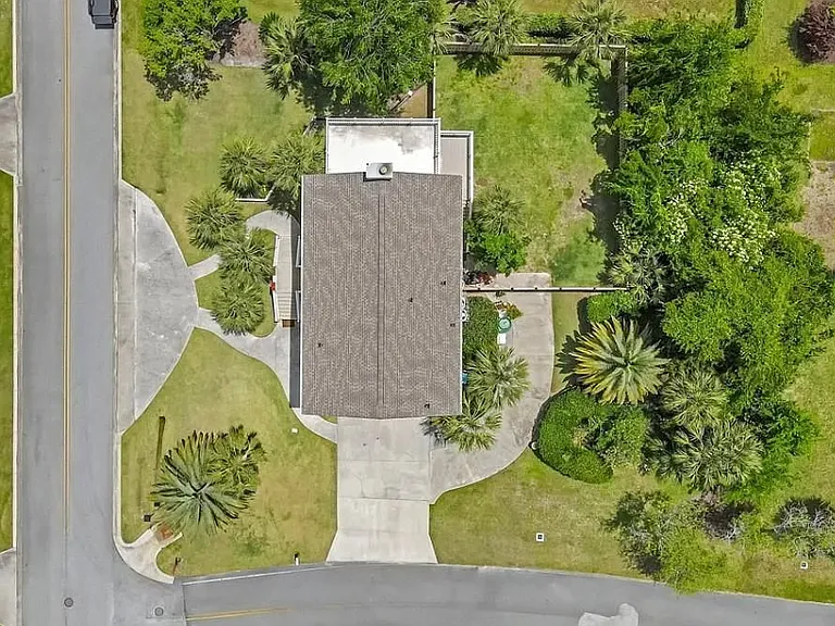 5021 Riverside Dr — Photo 34