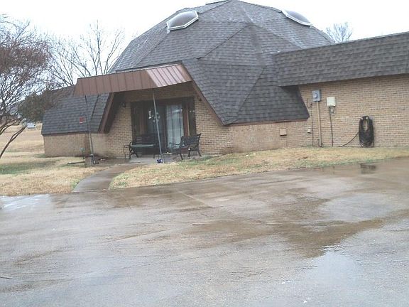 2nd image of 6608 Pleasant Valley Pl