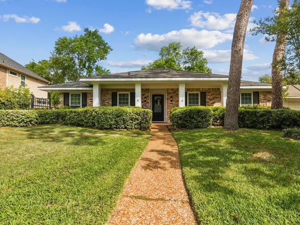 13810 Saint Marys Ln, Houston, TX 77079