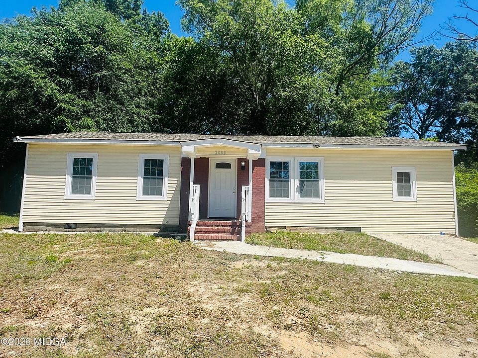 1st image of 2689 Village Green Ln