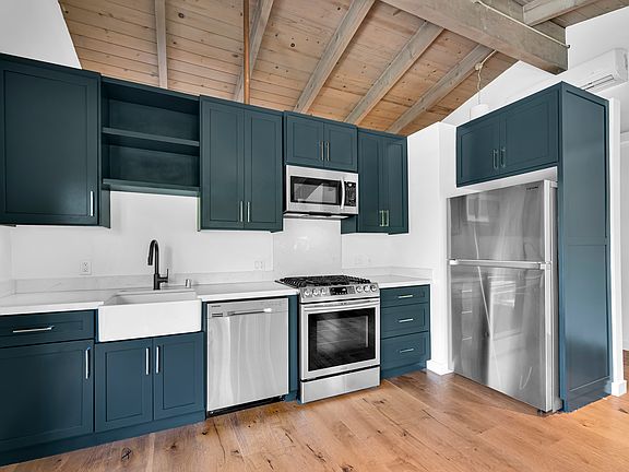 5th image of 395 Huntley Dr #1/2