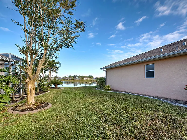 2134 Boxwood St — Photo 8