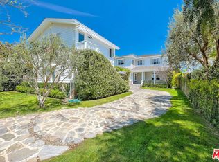 948 Chautauqua Blvd, Pacific Palisades, CA 90272