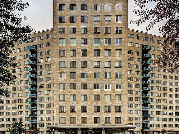 2nd image of 10500 Rockville Pike Unit 304