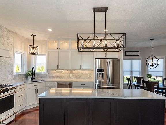 4th image of 6726 Rosemarie Ct