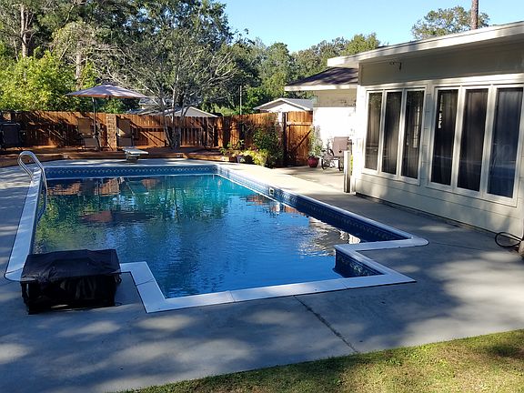 4th image of 106 Wind Creek Ln