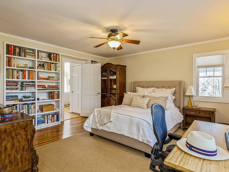 213 Treescape Dr — Photo 18