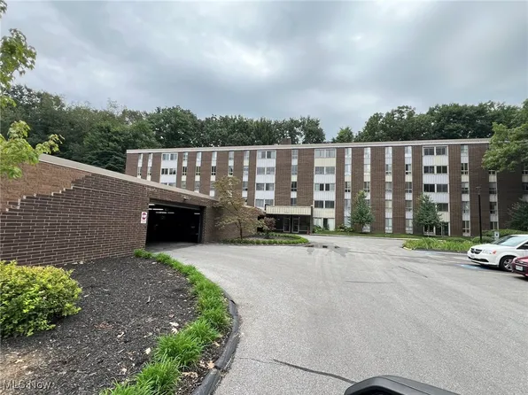 3068 Kent Rd APT 410, Stow, OH 44224