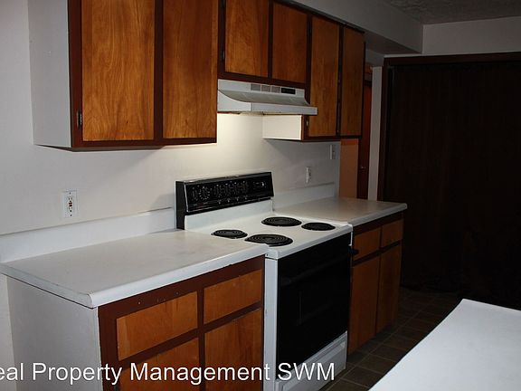 5th image of 9550 S Clay Dr