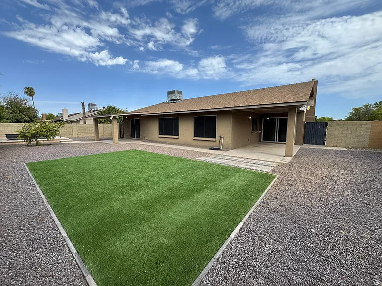 3201 W Paradise Ln — Photo 26