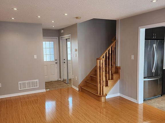 4th image of 827 Scott Blvd
