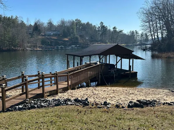 495 Windsor Dr, Taylorsville, NC 28681