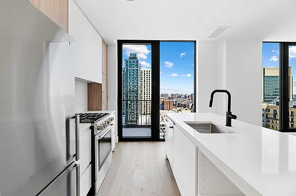 Rented by West 124th Manager LLC | media 70