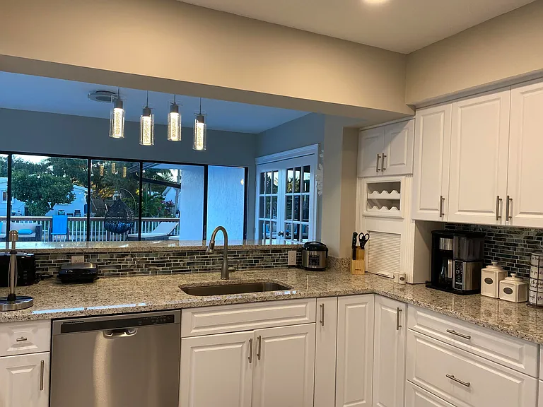 6220 SW 14th St — Photo 27