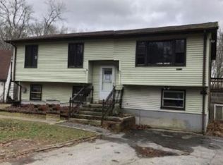 33 Stone Hill Rd, Griswold, CT 06351