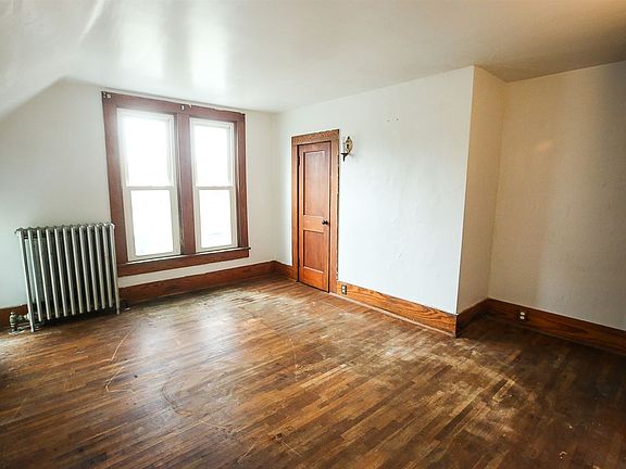 Alternate view of the back bedroom