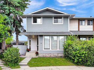 19 E Templeton Bay NE, Calgary, AB T1Y4Y4