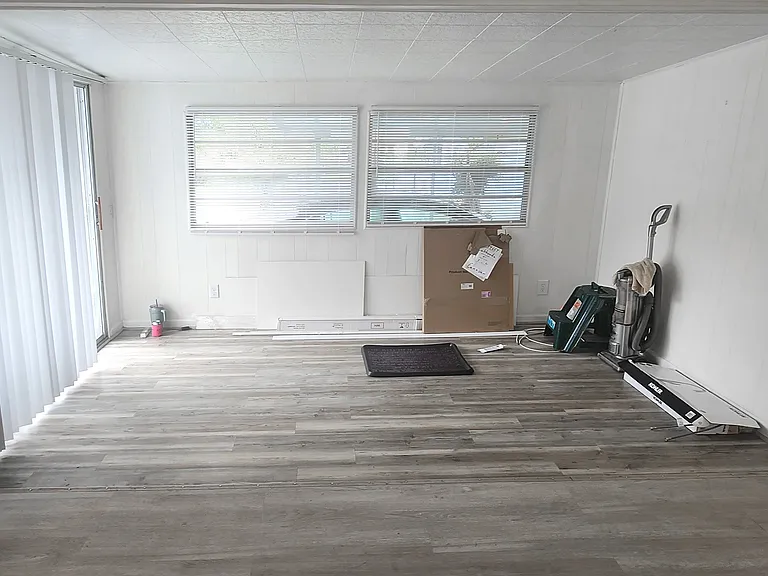 105 52nd Ave W — Photo 10