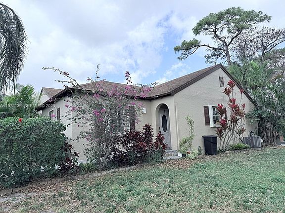 2nd image of 22355 SW 57th Cir