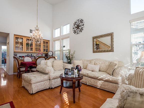 3rd image of 71 Amberwood Cir