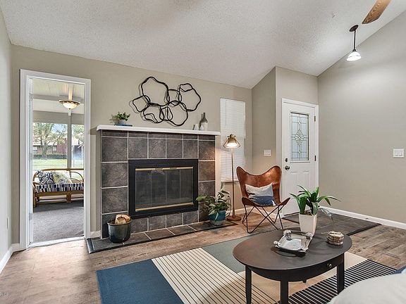 3rd image of 2038 Broad Oak Dr