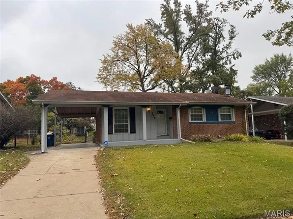 7490 Naples Dr, Hazelwood, MO 63042