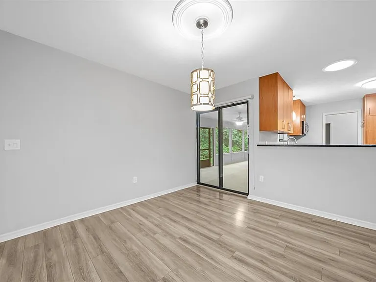 8025 SW 47th Ct — Photo 9