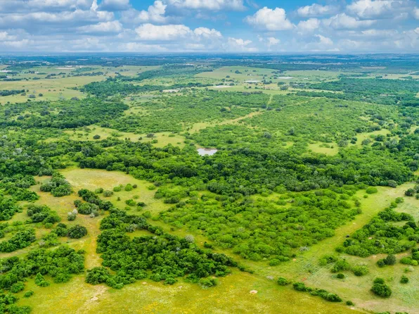 1224 Nolte-Boehl Rd, Westhoff, TX 77994