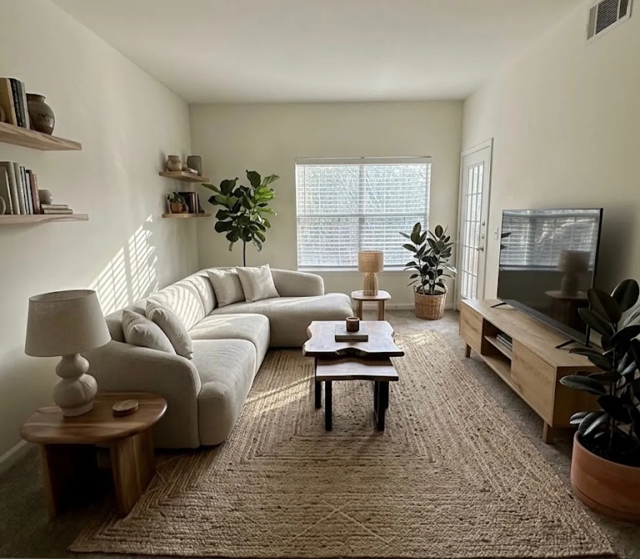 2 bed, 951 sqft, $2,450 — Photo 2