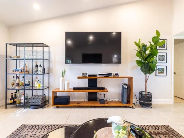 1 S Via De Casas Sur #203, Boynton Beach, FL 33426