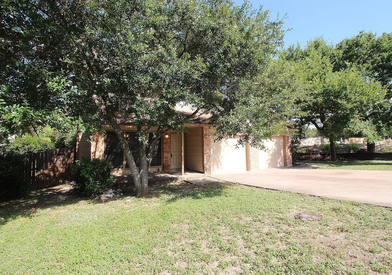 Sanger Drive 9002 - I — Photo 2