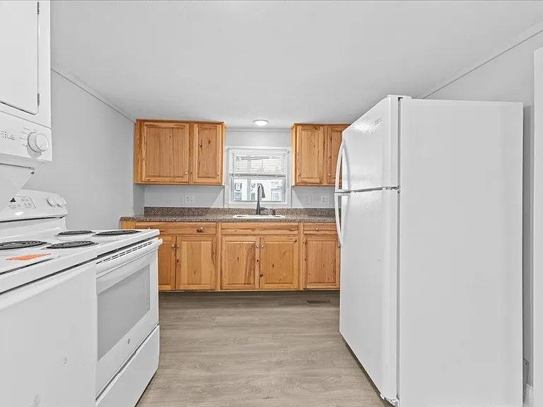 39 Avenue C — Photo 1