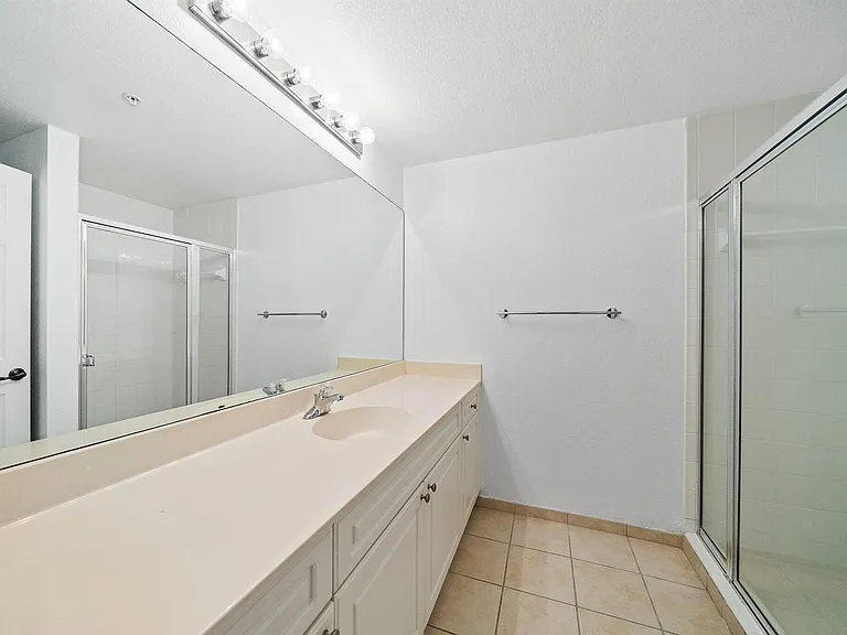 3020 Alcazar Pl #202 — Photo 18