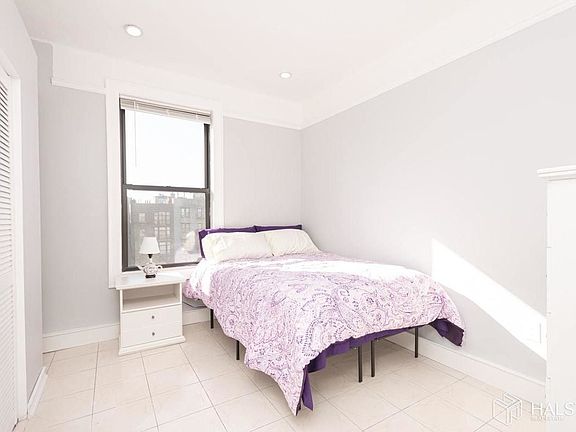 4th image of 160 Wadsworth Ave #600/601