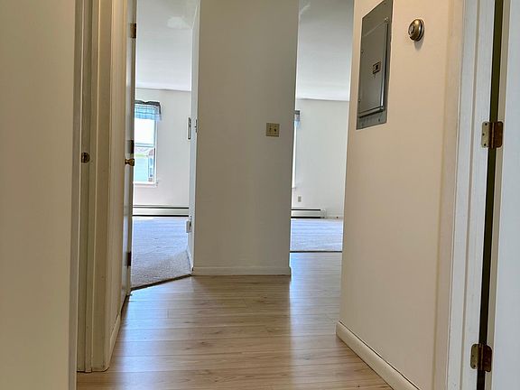 3rd image of 316 Walnut Court Way #316