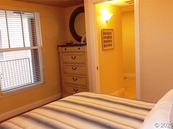 5th image of 2 N Riverwalk Dr #302