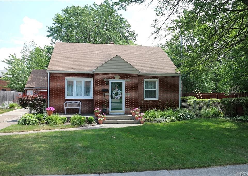 1st image of 483 Loretta St