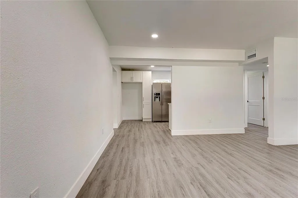 4 bed, 2.0 bath, 1034 sqft, $2,000 — Photo 4