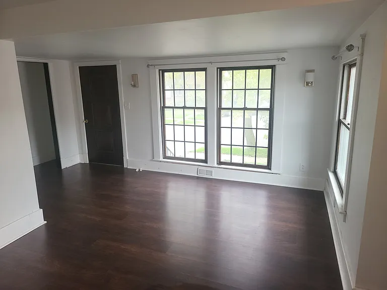 18 Whitfield Ave — Photo 2