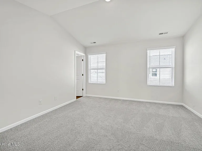 24 W Farley Dr — Photo 8