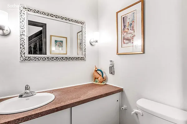Sold by Sotheby's International Realty | media 10