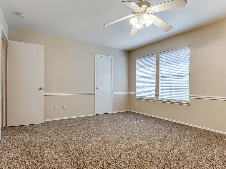 404 Oxford Dr — Photo 25