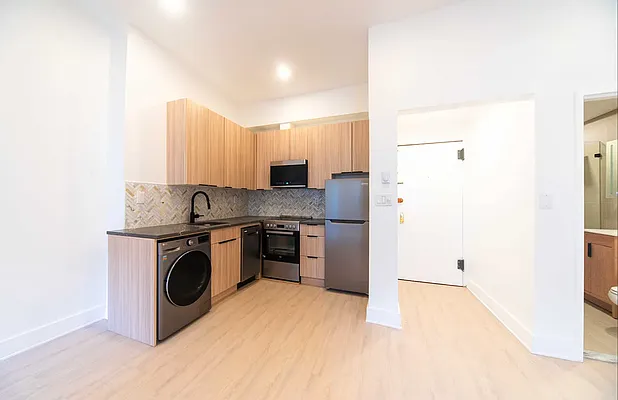 Rented by Platinum Properties | media 8