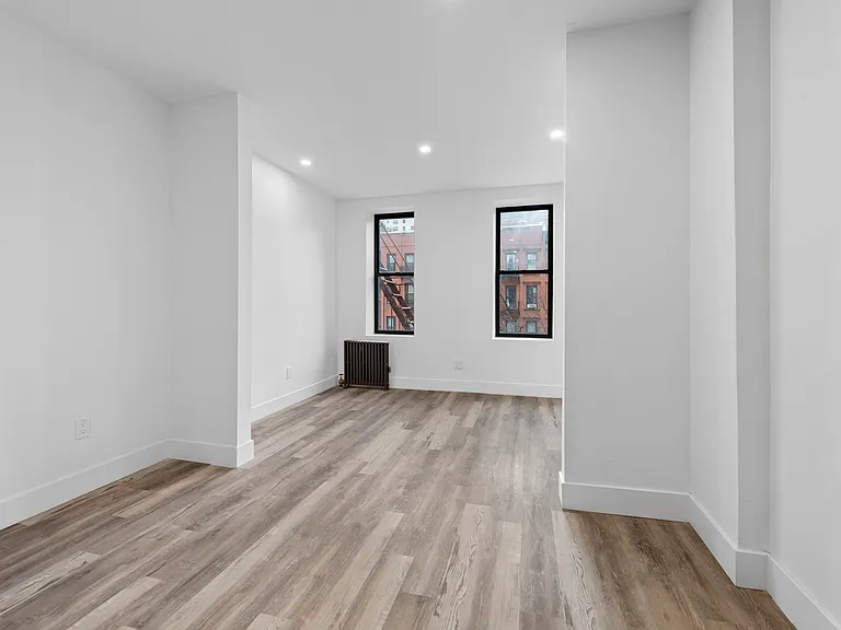 1571 3rd Ave #303 — Photo 4