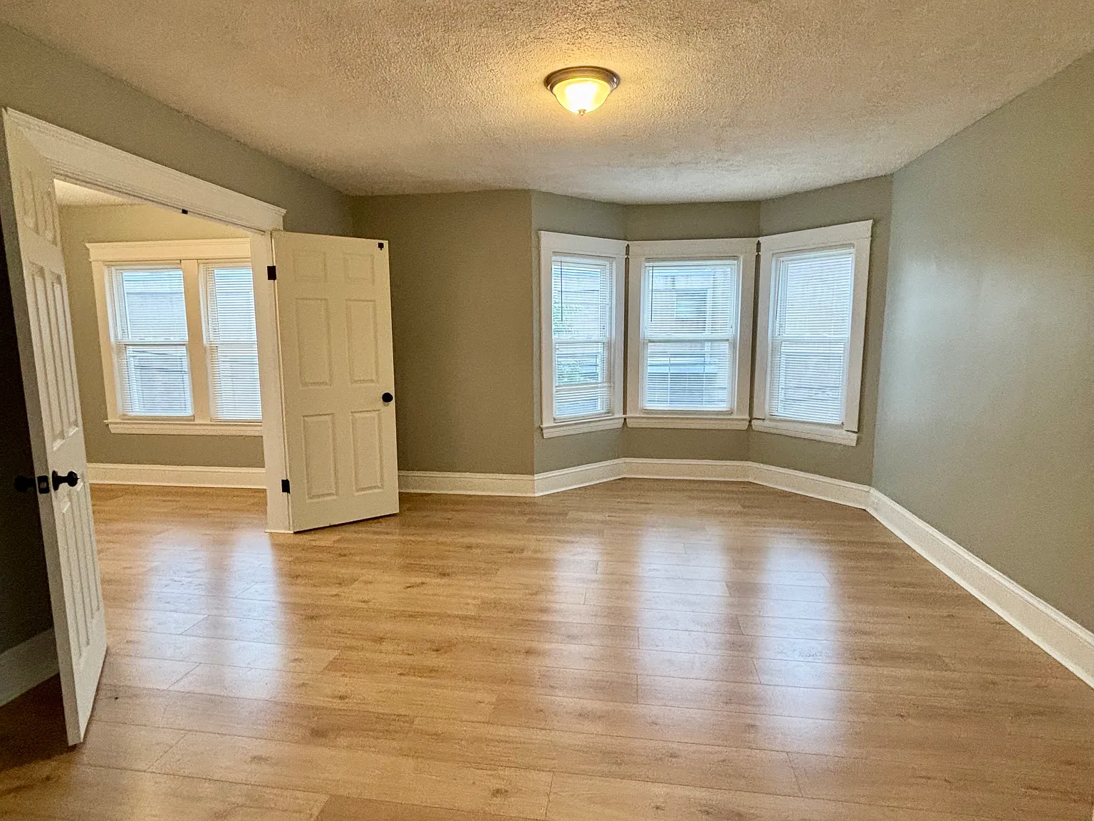 4 bed, $1,450 — Photo 3
