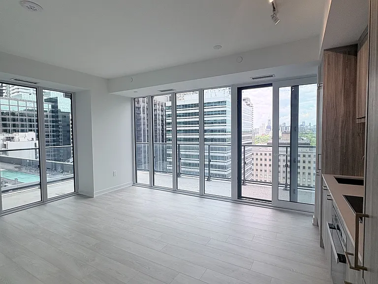 634 Church St #1403 — Photo 8