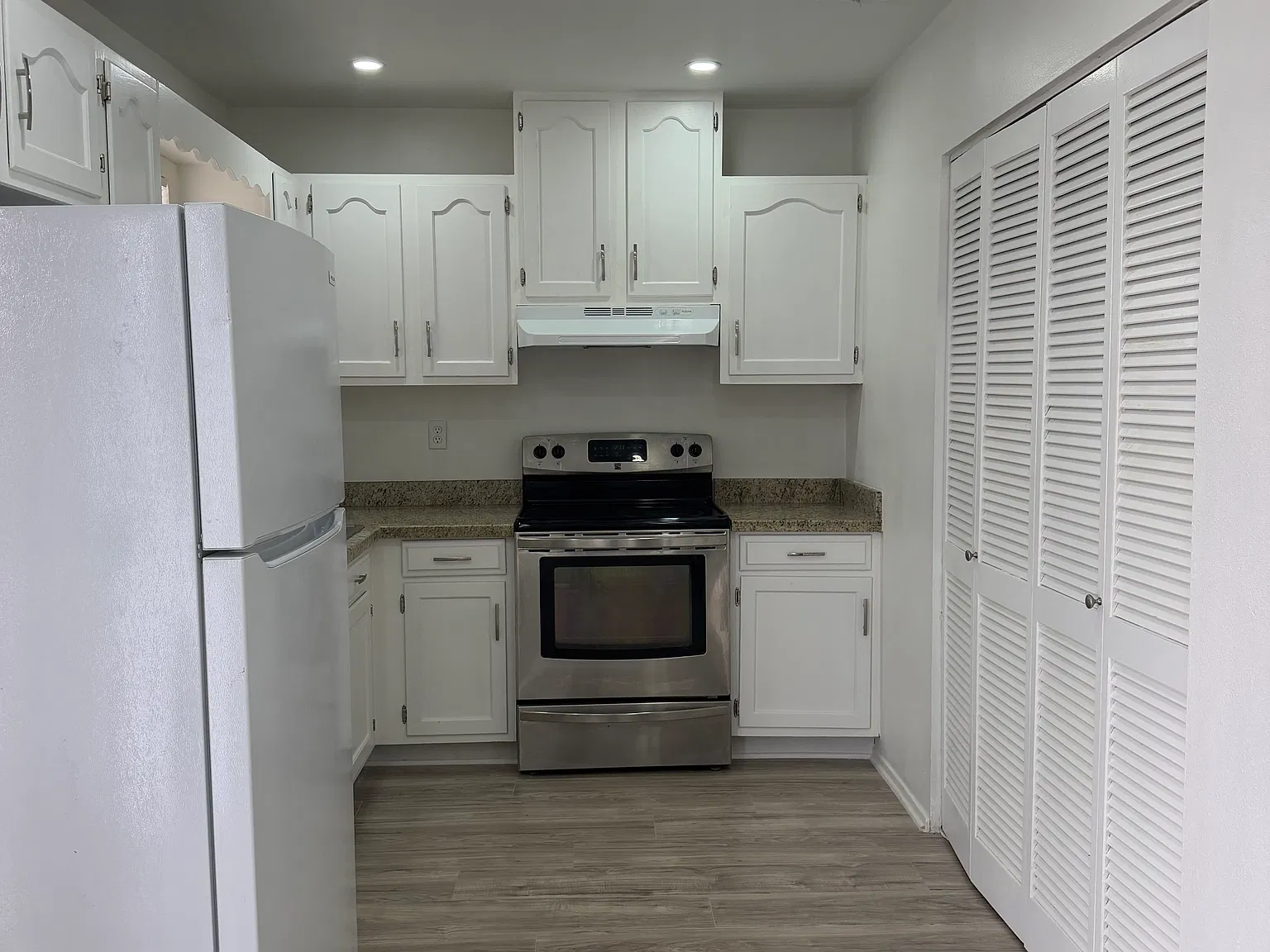 2 bed, 937 sqft, $1,000 — Photo 3